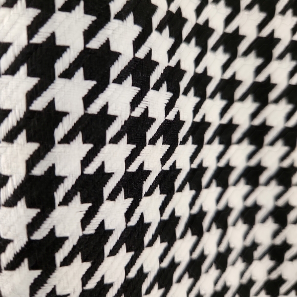 Jones Studio Dresses & Skirts - JONES STUDIO Houndstooth skirt NWT
